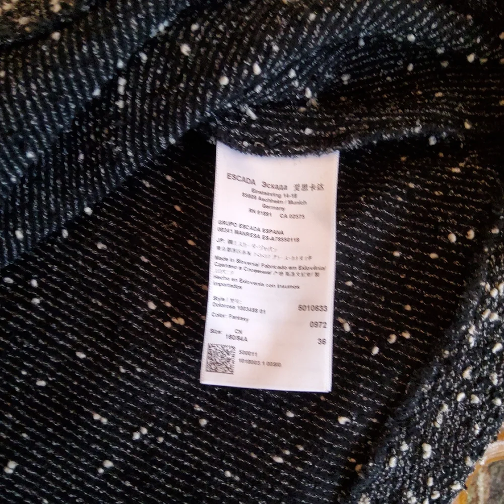 Escada Black and White Long Sleeve Dress. EUC. - Picture 4 of 5